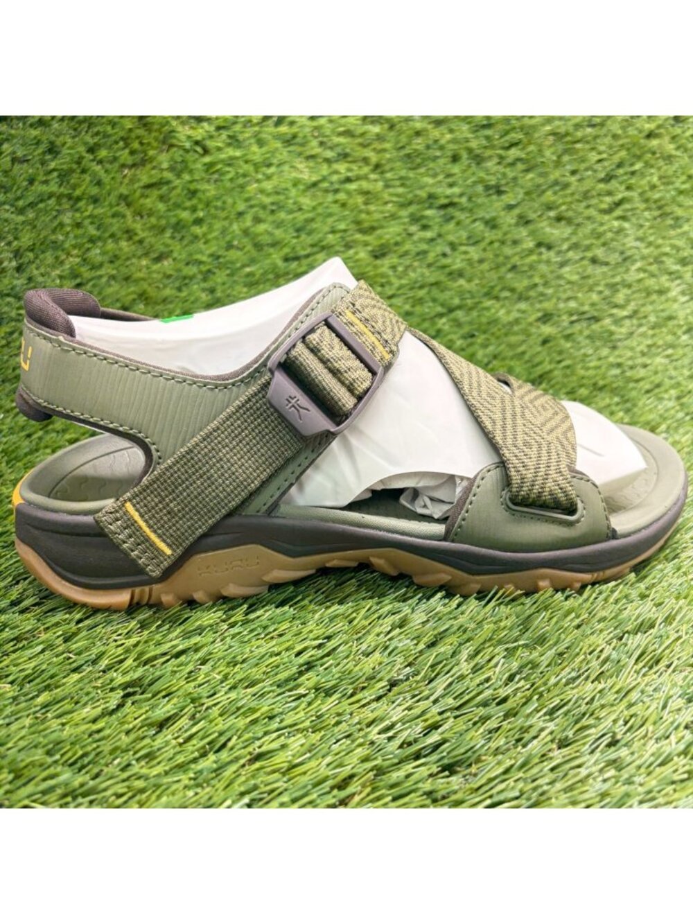 Kuru Current Mens Size 9 Olive Green Gum Beach Walking Outdoor Strappy Sandals